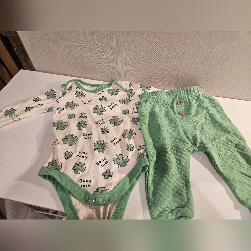 2pc Wonder Nations St Patricks Day Outfit. Green & White. Size 12 Months